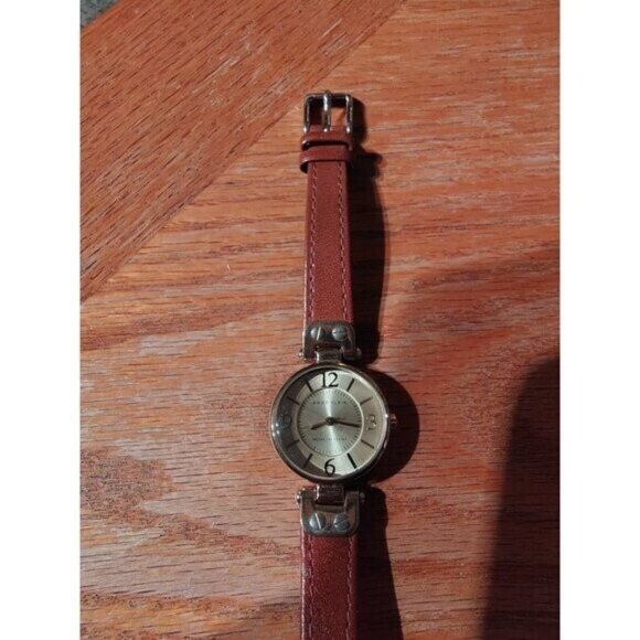 Anne Klein ladies watch. .New Battery JUST installed - Picture 2 of 10
